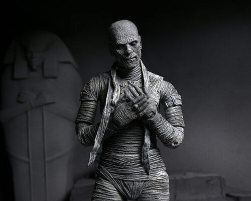 THE MUMMY: ULTIMATE FIGURE (B&W) - MUMMY